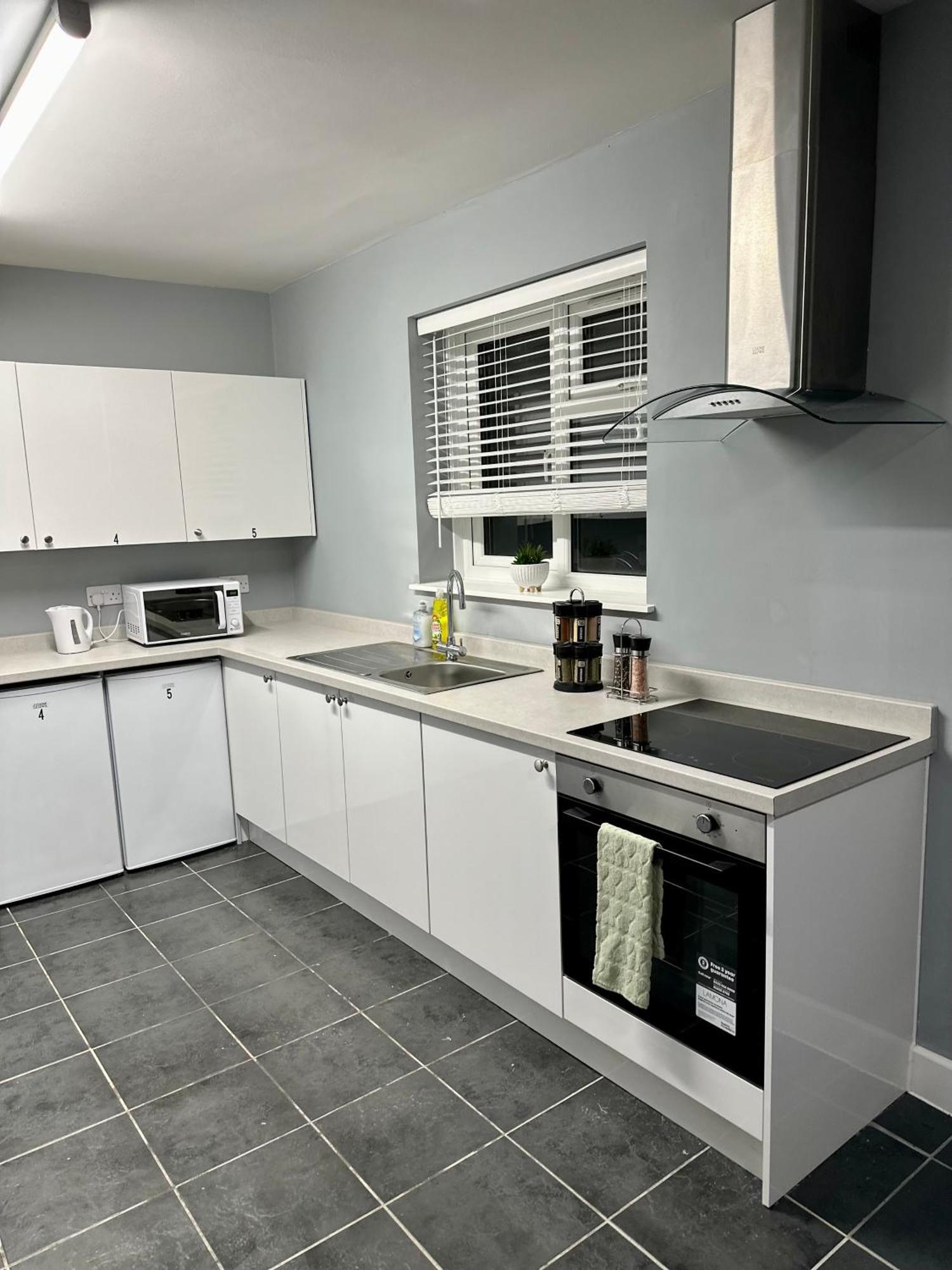 Cosy Ensuite Double Room, Near Heathrow Airport Northolt  Zewnętrze zdjęcie