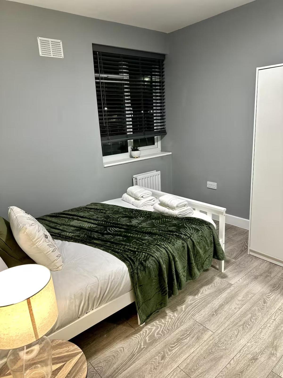 Cosy Ensuite Double Room, Near Heathrow Airport Northolt  Zewnętrze zdjęcie